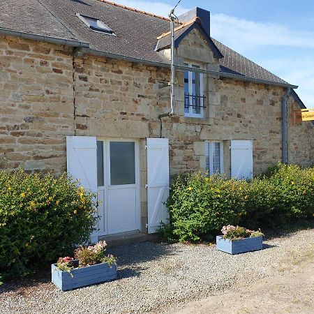 Charming Traditional 2-Bed Cottage Near Plémet Eksteriør billede