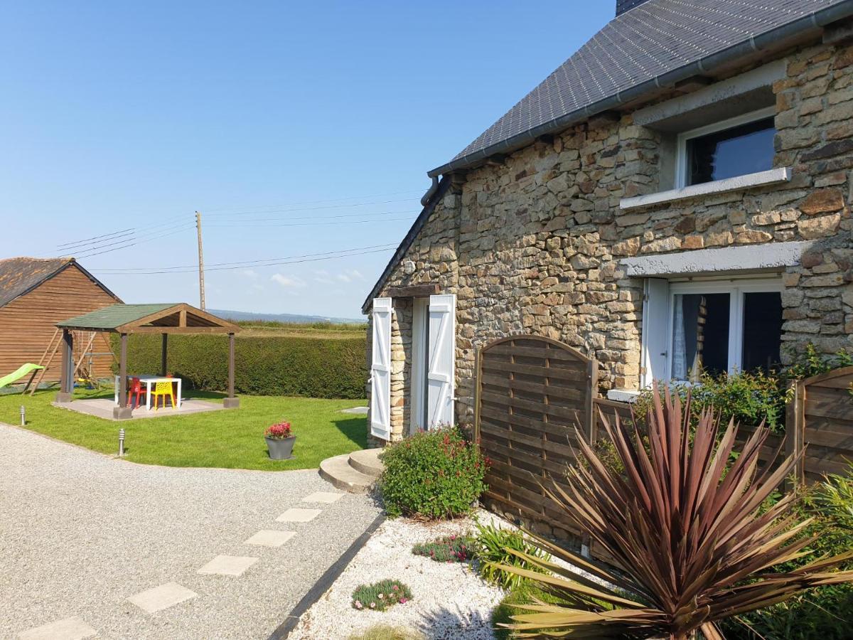 Charming Traditional 2-Bed Cottage Near Plémet Eksteriør billede