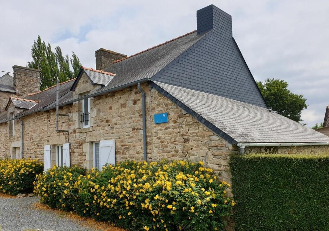 Charming Traditional 2-Bed Cottage Near Plémet Eksteriør billede